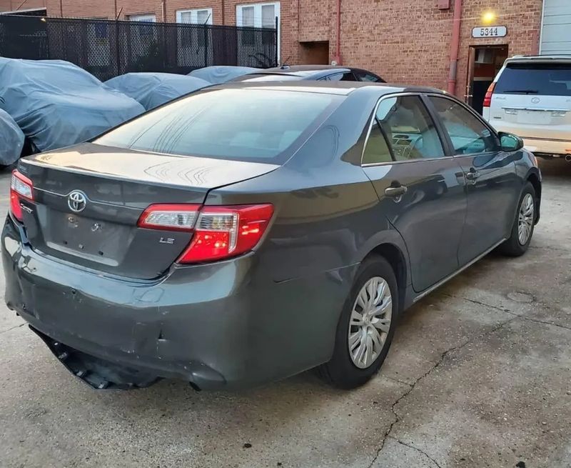 Thumbnail 3 of 2012 Toyota Camry
